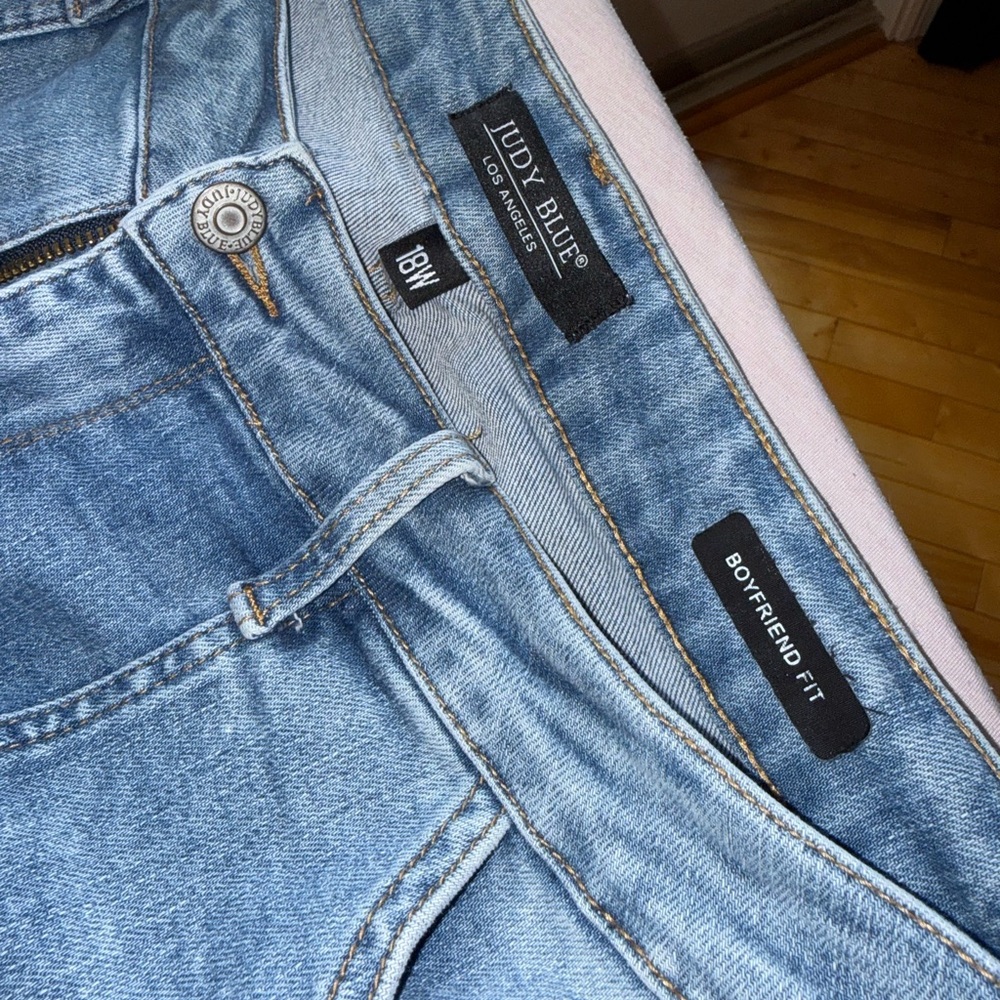 Judy Blue Flare Boyfriend Fit Jeans 18W